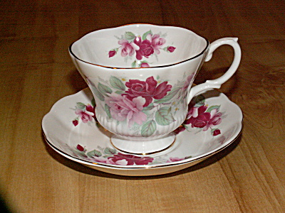 Vintage Royal Albert Bone China Tea Cup & Saucer Pink & Red Roses