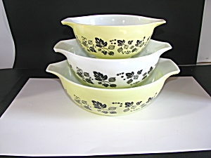 Vintage Pyrex Gooseberry Cinderella Bowls