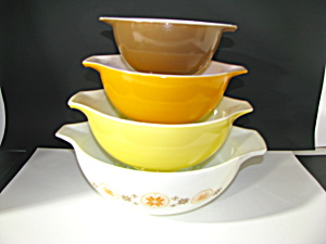Vintage Pyrex Set Of Town And Country Cinderella Bowls