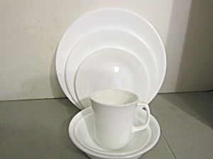 Vintage Corelle Winter White Dinnerware 24-piece Set