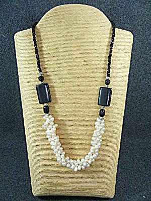 Freshwater Pearls Onyx Glass Necklace