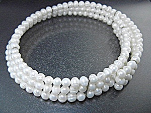 Freshwater Pearls Collar 4 Rows Free Size Stretch Wire