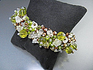 Peridot Crystal Pearls Glass Bracelet Magnetic Clasp
