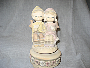 1970's Young Couple Music Box