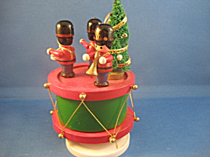 Musical Figurines With Christmas Tree Music Box