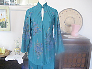 Vintage Oriental Style Lounge Outfit