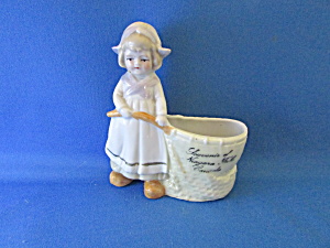Little Dutch Girl Planter Or Vase From Niagara Falls