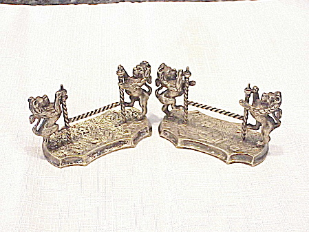 Pair Of Victorian Silver Knife Rests With Standing Lions - Book Pieces