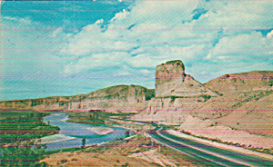 Typicay Western Highway Colorful Cliffs Postcard P40442